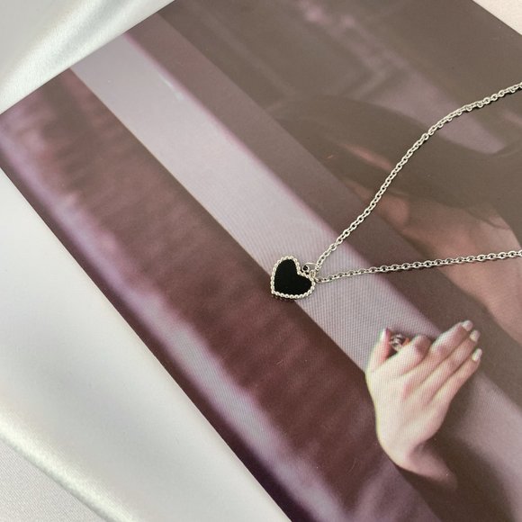 Heart Shaped Onyx Silver Necklace - Picture 8 of 8